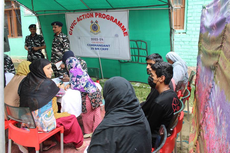 300-locals-treated-at-crpf-medical-camp-in-village-of-budgam